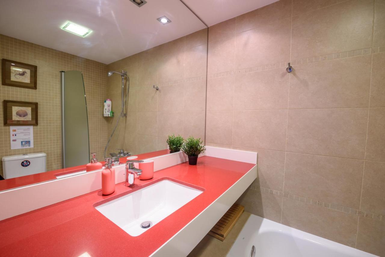Ramblasrentals Cozy Renovated 2Br With Balcony Lift 20M Rambla - Parking - Wifi Barcelona Exterior foto